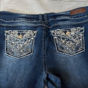 Wallflower Distressed and Embellished Stretchy Denim Blue Jean Capris Size 17